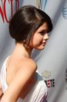 Selena Gomez-1229h5m5v4.jpg